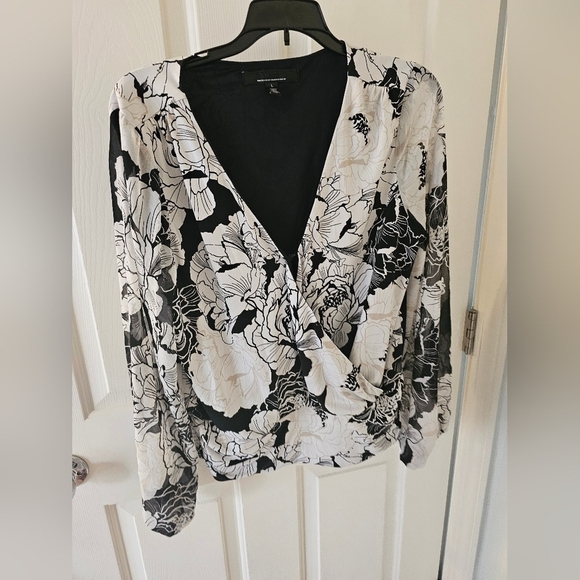 White House Black Market Black and White Floral Blouse - Picture 1 of 5